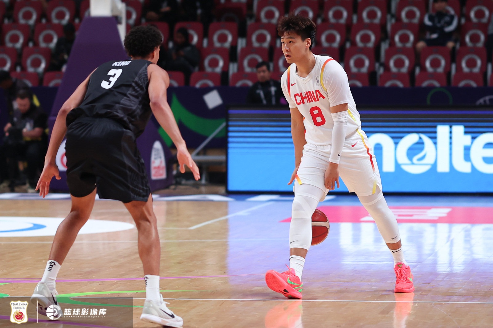 开云体育娱乐app安全-媒体人：赵睿把球队扛肩上&amp;MVP当之无愧 如此中国男篮拟怎能不爱