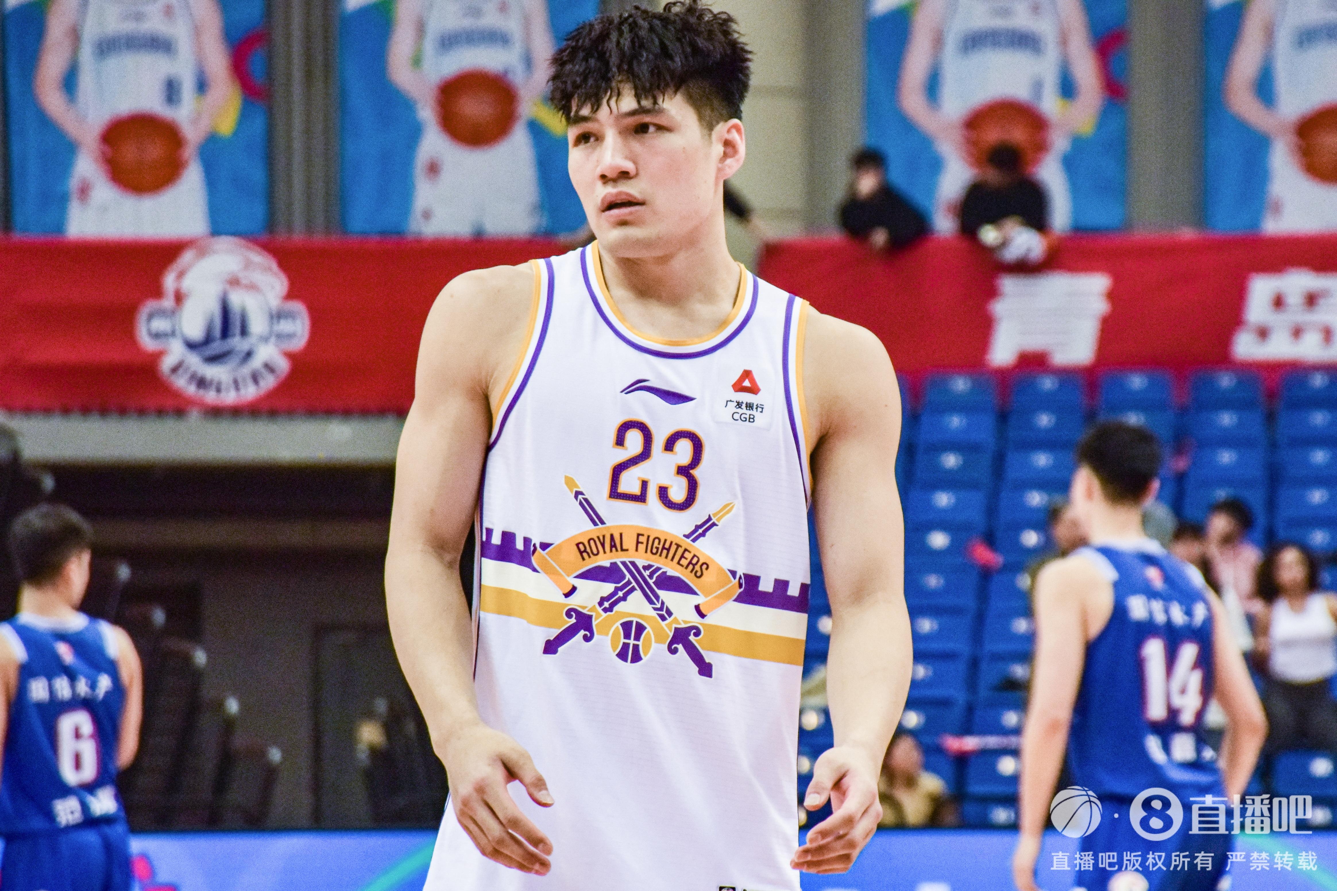 开云app安全认证-媒体人：陈国豪获3年超级B类合同 广东用他换焦泊乔存在不确定性