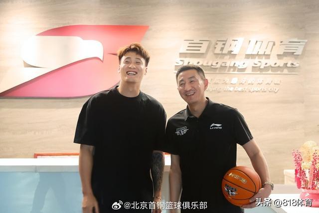 西热力江:新疆给赵睿720万顶薪都留不住 应该拿他去换曾凡博廖三宁