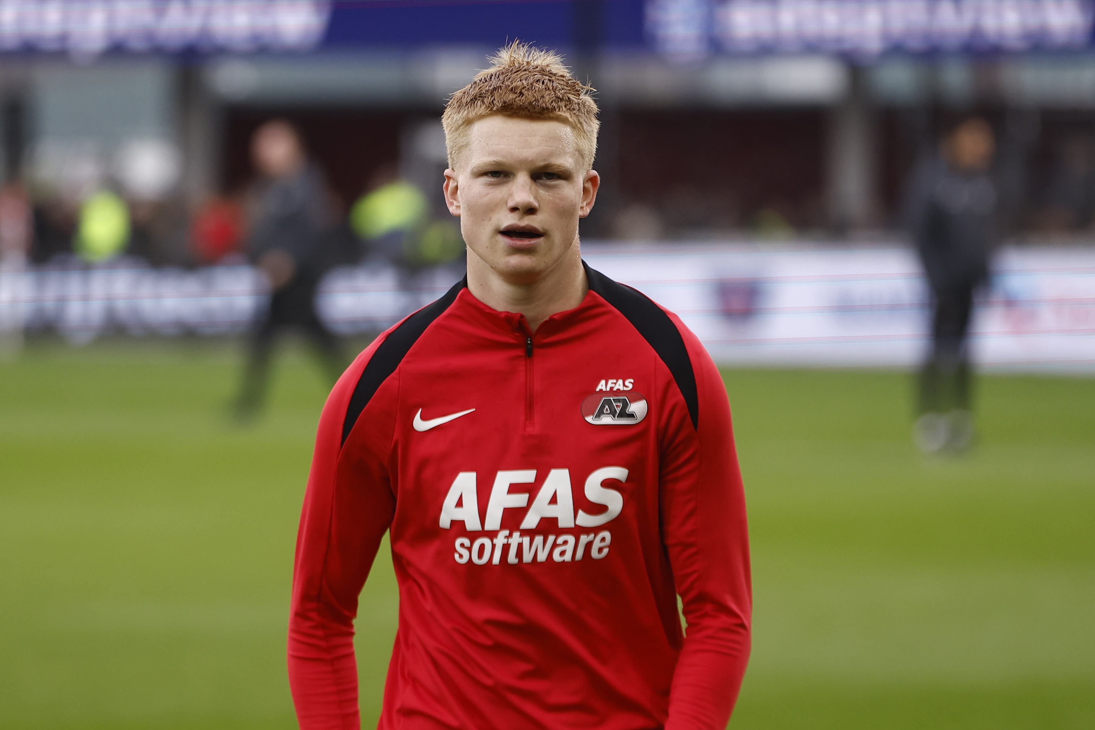 开云体育app安全下载-费迪南德：曼联应该签下斯米特，即使要等半年或1年也可以